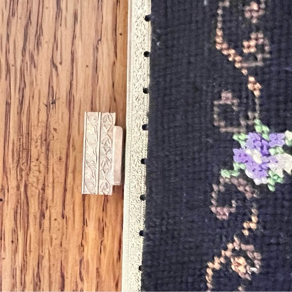 Spectacular Vintage Pettipoint Purse with Kisslock Change Purse and Mirror - Picture 9 of 15